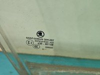 Szyba drzwi przód prawa Skoda Superb III kombi