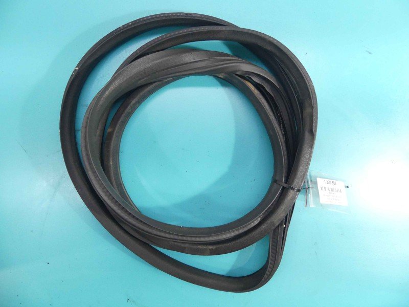 Uszczelka drzwi przód lewa Mercedes ML W163 Uszczelka drzwi przód lewa Mercedes ML W163