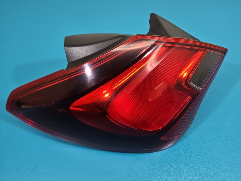 Lampa tył lewa Producent części: OPEL, zewnętrzna w błotnik, 5D Opel Corsa E HB EUROPA