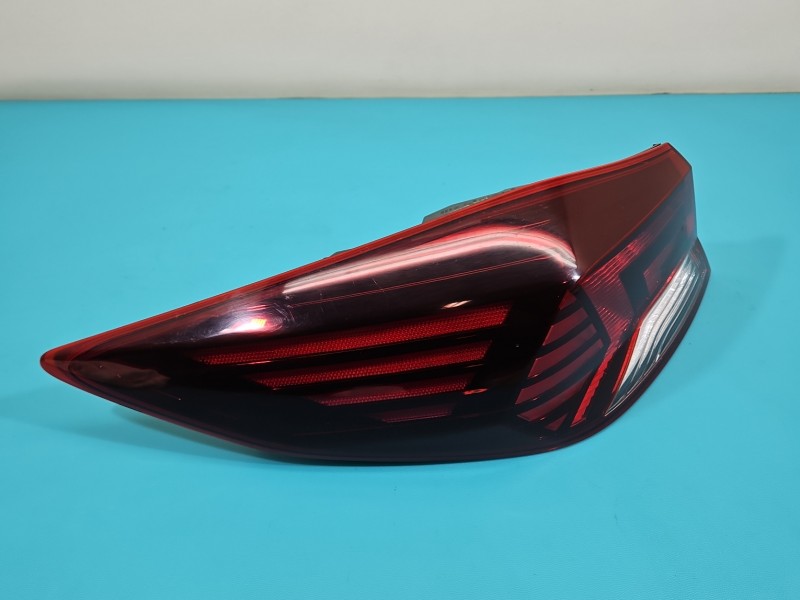 Lampa tył lewa Hyundai, Z BŁOTNIKA oberwane dwa uchwyty Hyundai Elantra VI 15-20 sedan