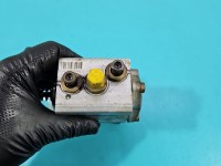 pompka Pompa paliwa Vw Golf V 1.6 FSI 0261520024, 21161484