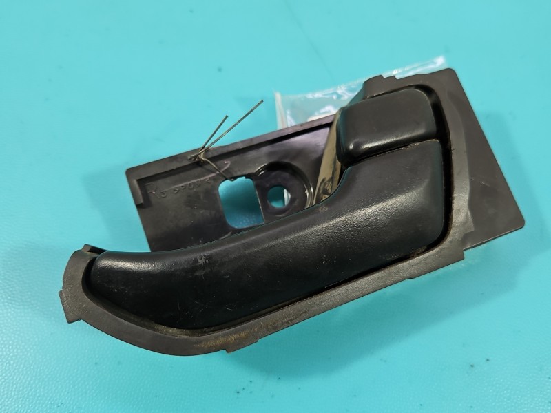 Klamka wewnętrzna przód prawa Isuzu D-Max II 11-19