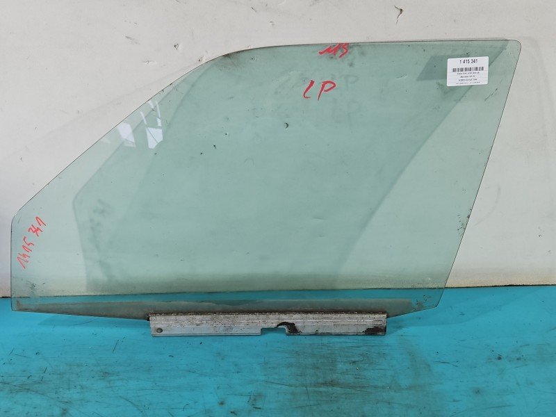 Szyba drzwi przód lewa Mercedes 190 201 sedan