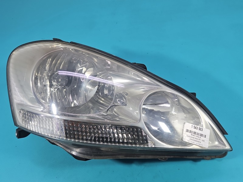 Reflektor prawy lampa przód Toyota Avensis Verso EUROPA