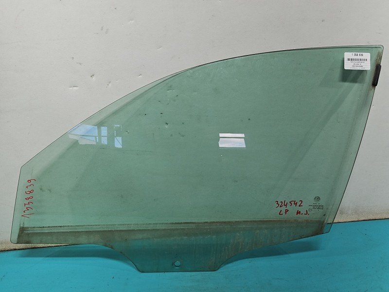 Szyba drzwi przód lewa Alfa romeo 147 HB