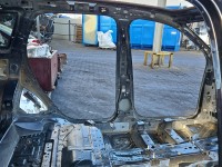 Próg lewy SŁUPEK ŚRODKOWY B AUDI Q7 II 4M HB 5d LC5M