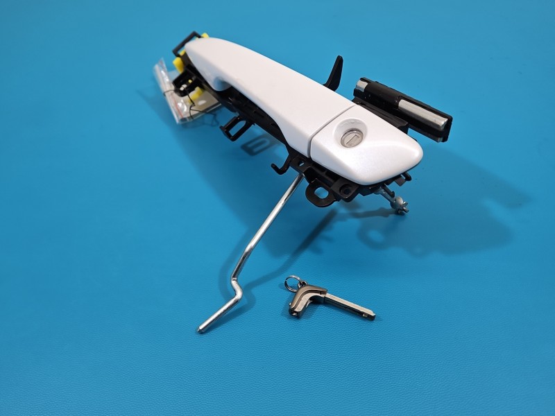 Klamka przód lewa zewnętrzna LEXUS CT 10-22