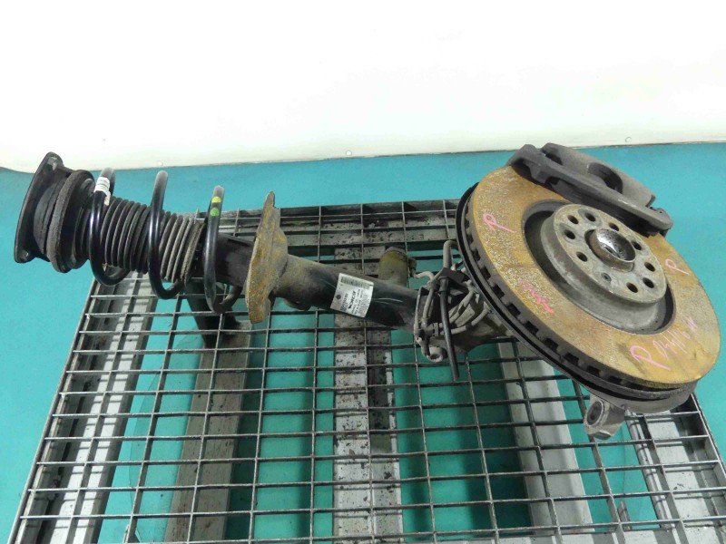 Amortyzator przód prawy przedni Vw Passat B8