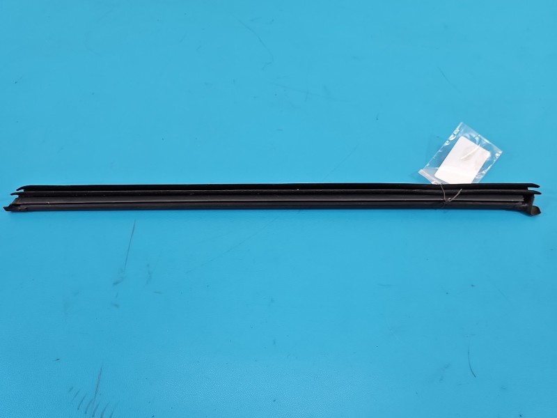 Listwa drzwi tył lewa Skoda Octavia IV 5E3839479/480 kombi