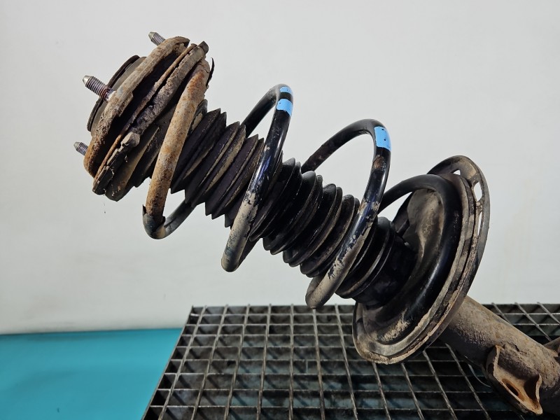 Sprężyna przód przednia Toyota Rav4 IV 2.0 D4D