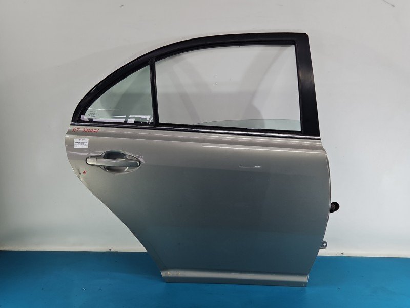 Drzwi tył prawe Toyota Avensis II T25 HB 5d srebrny 6T1