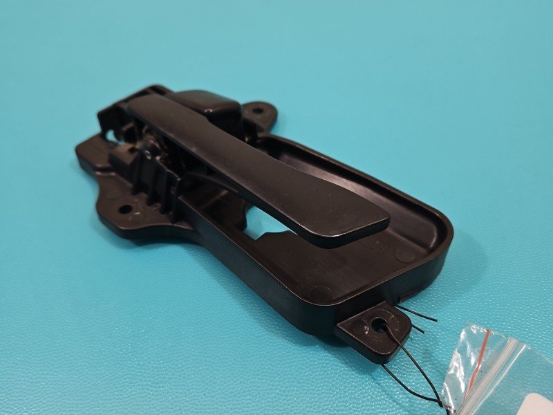 Klamka wewnętrzna przód lewa Hyundai I30 I 07-12 82613-FD000