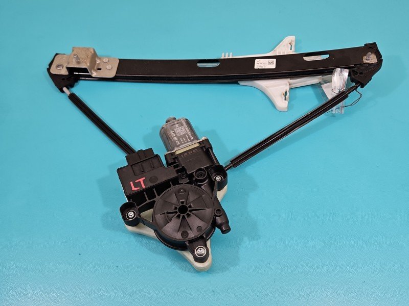 Podnośnik tył lewy Seat Arona 6F0839461C, 5Q0959407D Podnośnik tył lewy Seat Arona 6F0839461C, 5Q0959407D