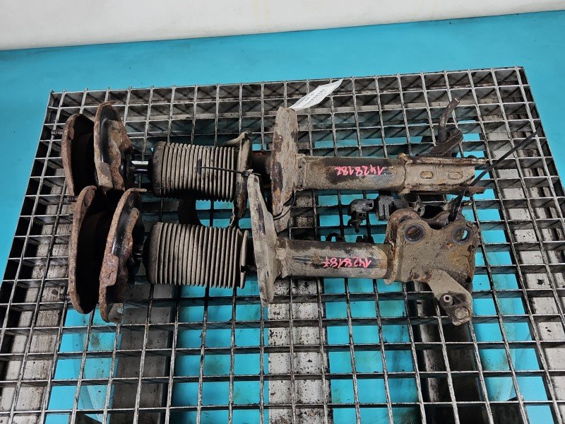 Amortyzator przód komplet lewy prawy Toyota Corolla E11 L+P