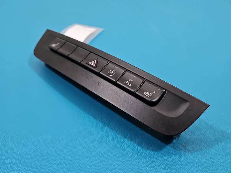 Przełącznik świateł awaryjnych MERCEDES W176 A2469052802