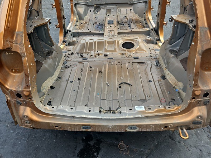 Pas tylny podłoga bagażnika Dacia Duster II 18- wanna HB ćwiartka