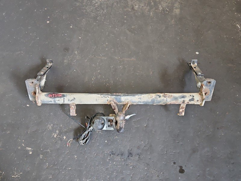 Hak holowniczy Audi 80 B4 Hak holowniczy Audi 80 B4