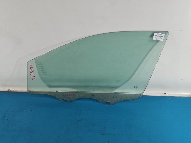 Szyba drzwi przód lewa KIEROWCY Mercedes W246 HB