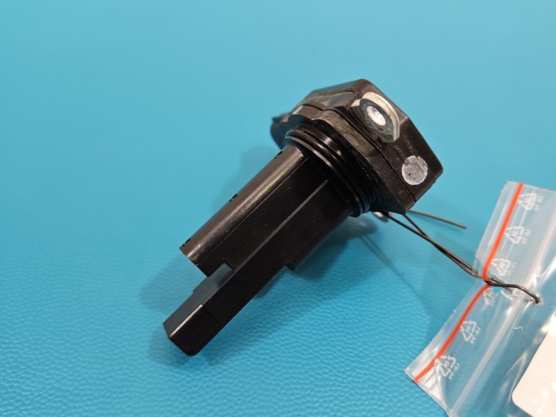 Przepływomierz Toyota Yaris III 1.5 vvti 5PIN 22204-0V020
