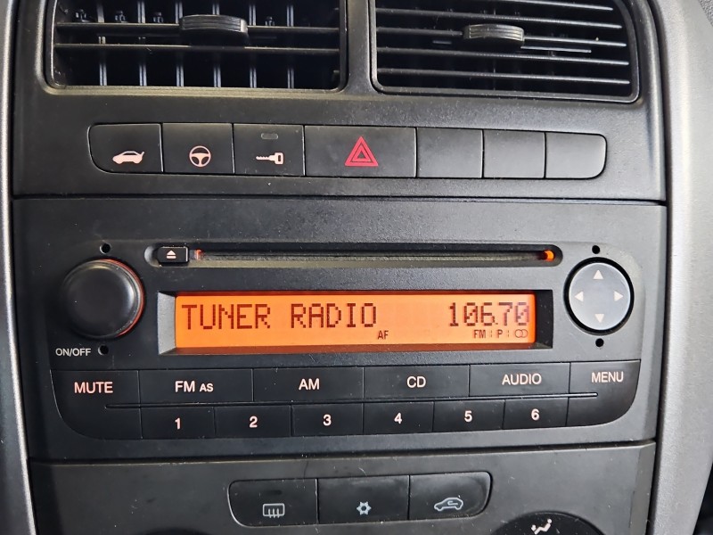 Radio fabryczne Fiat Grande Punto 7354812940, 28178664 radioodtwarzacz