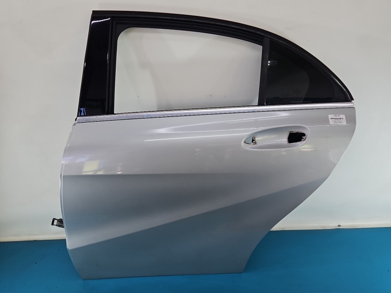 Drzwi tył lewe MERCEDES W176 HB 5d POLAR SILVER - METALLIC PAINT (761U)