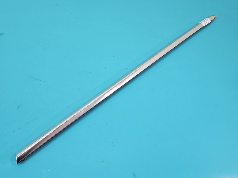 Listwa drzwi przód prawa Mercedes E C207 A207 A2077250282 Listwa drzwi przód prawa Mercedes E C207 A207 A2077250282