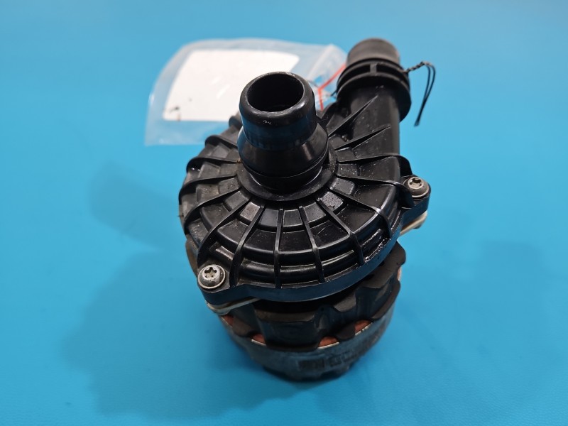 Pompka obiegu wody pompa Mercedes W177 2.0 T A0005003800, A2C13846400