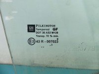 Szyba drzwi przód prawa Opel Zafira A HB