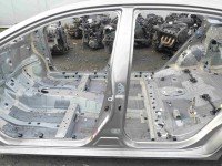 Próg lewy SŁUPEK ŚRODKOWY B Toyota Corolla E16 E18 13- sedan 4d beżowy 4V8
