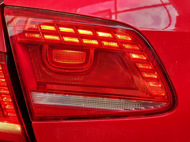 Lampa tył lewa Volkswagen, Z KLAPY 10-14 LIFT LED HELLA Vw Passat B7 sedan