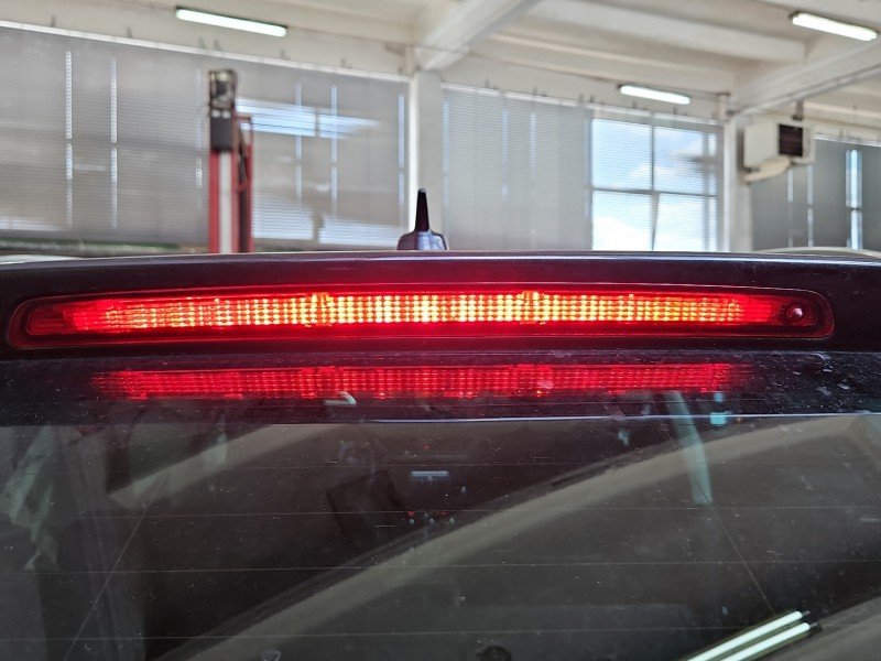 TRZECIE ŚWIATŁO STOP STOPU Skoda Superb III