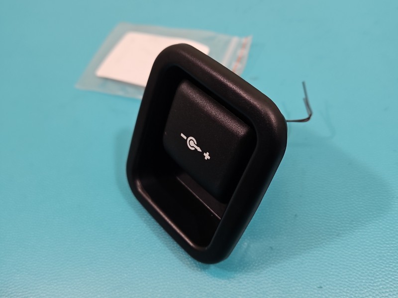 Gniazdo zapalniczki BMW iX3 G08 7143111