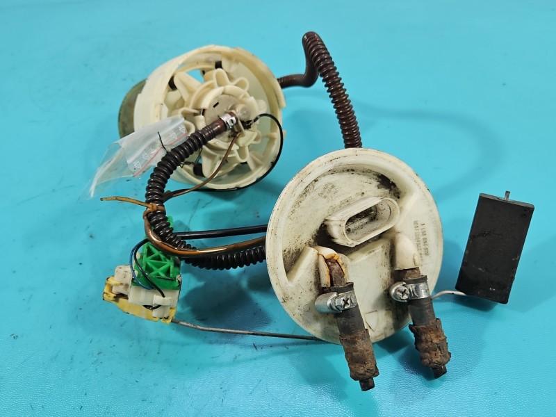 pompka Pompa paliwa Audi A6 C5 2.4 V6 8E0905087D Producent części: Audi, Benzyna, 4PIN