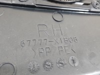 Tapicerka drzwi przód prawa boczek Toyota Rav4 IV 67777-X1B08