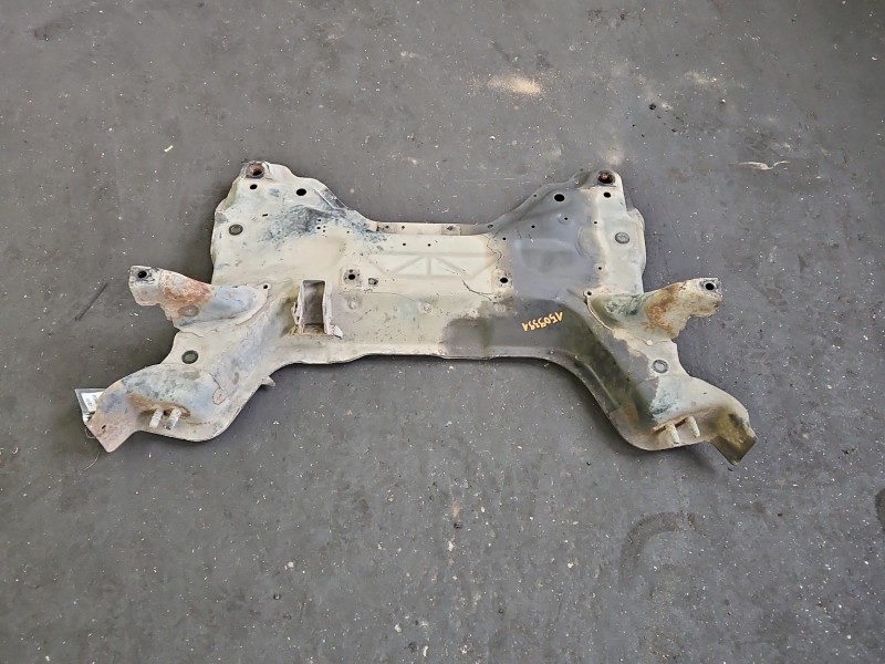 WÓZEK KOŁYSKA TRAWERS Sanki Belka silnika Peugeot Partner II 1.6 hdi (9H06 10JBEM)