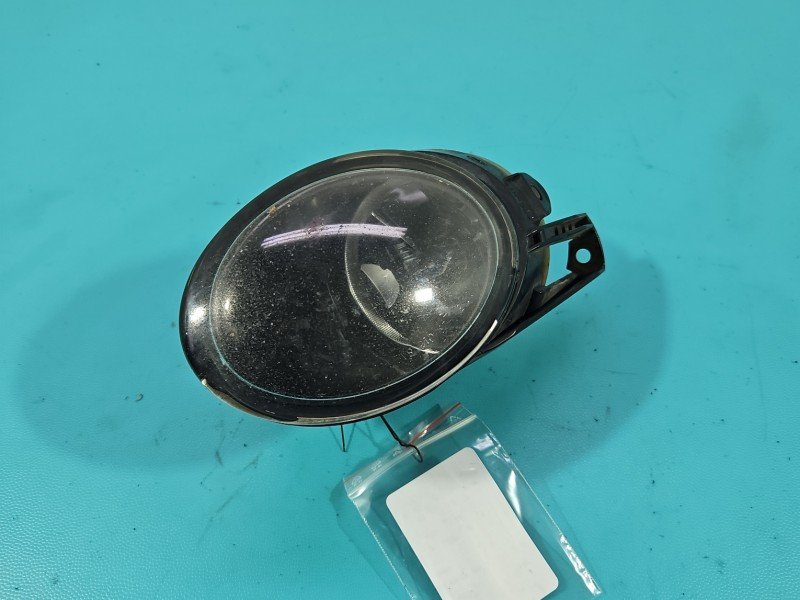 Halogen prawy Vw Passat B6