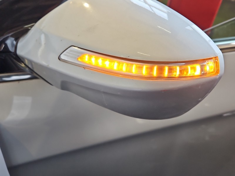 Lusterko lewe Hyundai I40 el.składane, 8pin, odpryski lakieru 6 KBLI europa