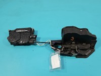 Zamek przód lewy 7185689 BMW F01 EUROPA Producent części: BMW, Z dociągiem , zamek 7pin, dociąg 2pin uszkodzone mocowanie...