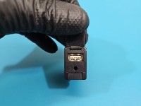 Gniazdo USB Toyota Yaris III 86190-0D060