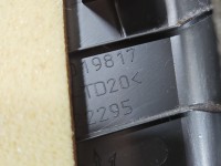 Osłona ZAŚLEPKA PLASTIK SŁUPKA PROGU LEWA Zadrapania Maserati Ghibli III 13- 06700729250