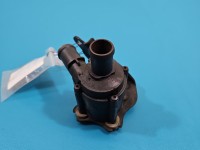 Pompka obiegu wody pompa Skoda Octavia III 1.6 tdi 5Q0121599Q