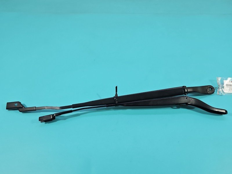 Ramie wycieraczki przód komplet lewe prawe Opel Corsa F 9822931680 Ramie wycieraczki przód komplet lewe prawe Opel Corsa F 9822931680