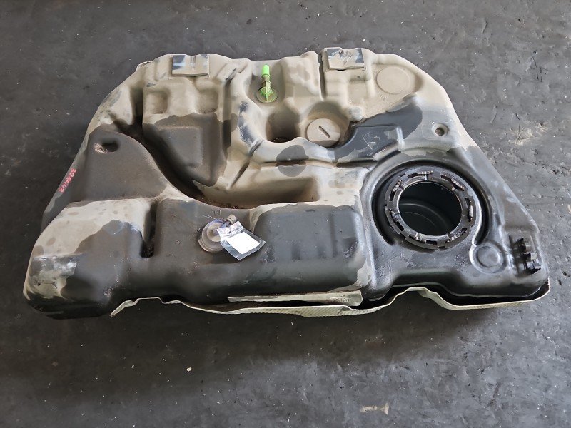 Zbiornik paliwa bak Ford Mondeo Mk5 2.0 tdci (T8CC) Zbiornik paliwa bak Ford Mondeo Mk5 2.0 tdci (T8CC)