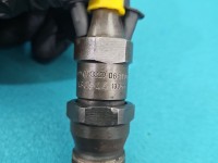 Wtryskiwacz Vw Transporter T4 2.4d 068130202