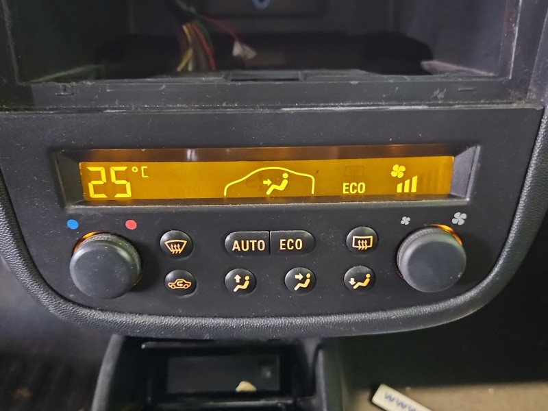 Konsola panel nawiewu Opel Corsa C 24407689