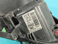 Reflektor prawy lampa przód Renault Clio III EUROPA 8200865604, 89902795