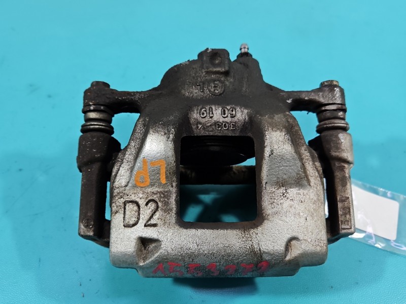 Zacisk przód lewy Toyota Auris II 1.8 hybryda