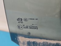 Szyba drzwi tył lewa Peugeot 3008 II HB