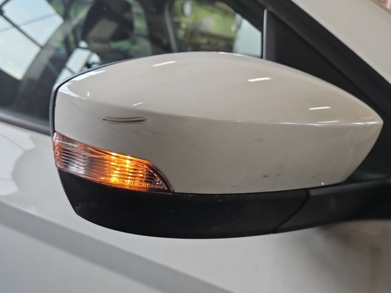 Lusterko prawe Skoda Fabia III malowana, elektryczny, 6pin. Rysy na obudowie 14-21 BIAŁY LF9E europa