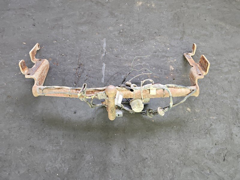 Hak holowniczy Mitsubishi Colt Z30 VI 04- Hak holowniczy Mitsubishi Colt Z30 VI 04-